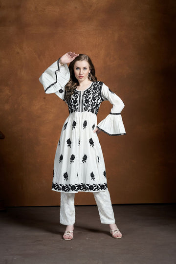 Stylish Statement: Lucknowi Georgette Two-Piece for Fashionable Fetes